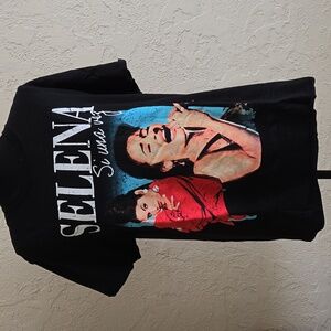 Selena graphic tee